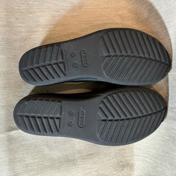 CROCS Sz 9 Sanrah Lightweight Cross Strap Low Platform Slip On Slides - Picture 7 of 8